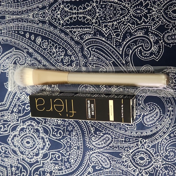 Fiera Makeup Fiera Luxury Concealer In Medium Brush Nwt Poshmark